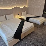 & Jora Wielka Миколайки