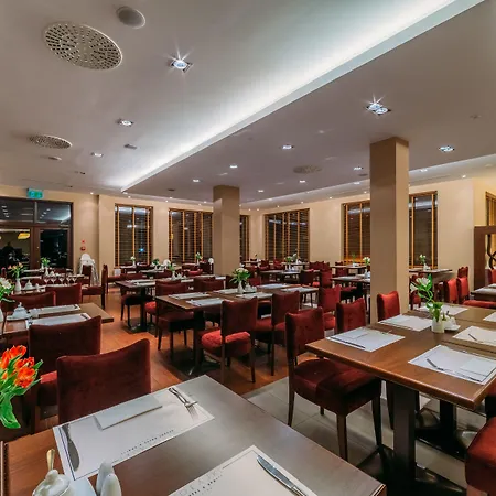 & Jora Wielka Hotel 3*